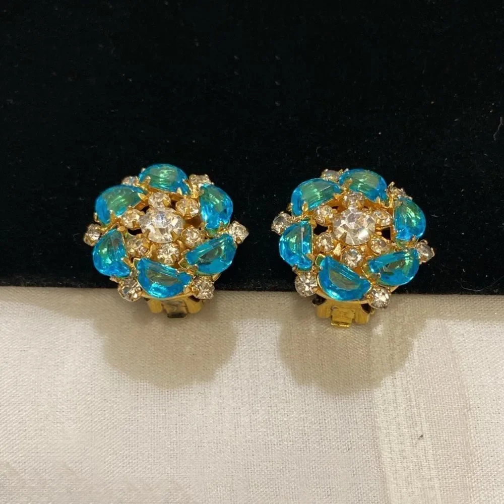 Vintage Freirich Rhinestone Earrings - Picture 7 of 9